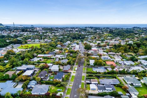 Photo of property in 77 Govett Avenue, Frankleigh Park, New Plymouth, 4310