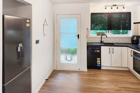 Photo of property in 2/5 Coates Grove, Silverstream, Upper Hutt, 5019