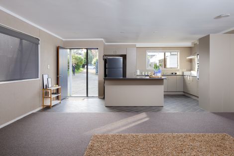 Photo of property in 7b Pokapu Place, Bethlehem, Tauranga, 3110