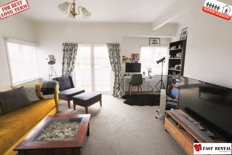 Photo of property in 1/39 Rangitoto Terrace, Milford, Auckland, 0620