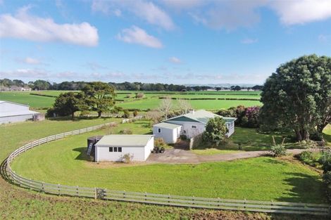 Photo of property in 242 Hull Road, Waiuku, 2682