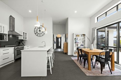 Photo of property in 130 Brookvale Road, Havelock North, 4130