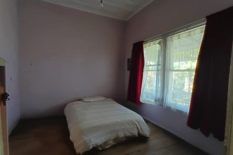 Photo of property in 129 Russell Street, Westport, 7825