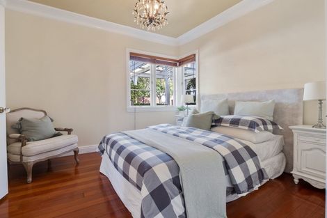 Photo of property in 24 Palmer Crescent, Mission Bay, Auckland, 1071