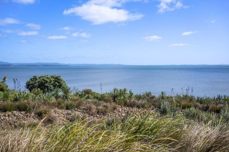 Photo of property in 11 Koiora Road, Clarks Beach, 2122