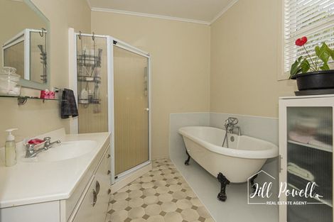 Photo of property in 32 Franklin Road, Paparoa, 0571