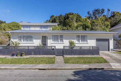 Photo of property in 2a Wilfred Street, Tawa, Wellington, 5028