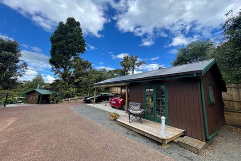 Photo of property in 214 Shaw Road, Oratia, Auckland, 0604