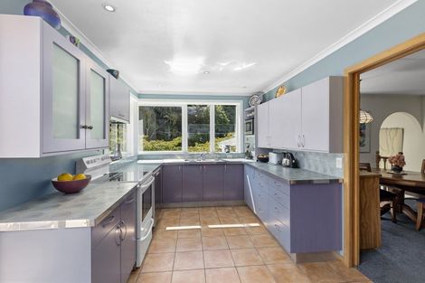 Photo of property in 16 Fendalton Crescent, Pinehaven, Upper Hutt, 5019