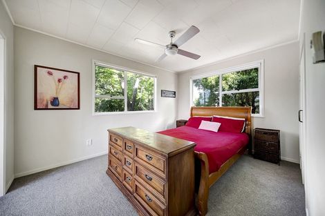 Photo of property in 79 Cascades Road, Pakuranga Heights, Auckland, 2010