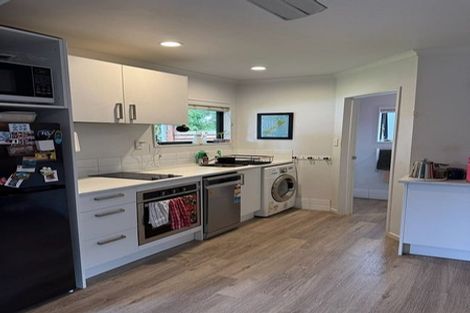 Photo of property in 7 Minaret Drive, Bucklands Beach, Auckland, 2014