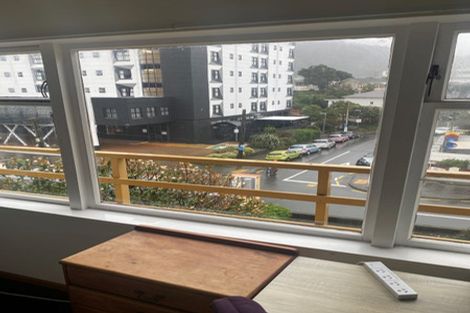 Photo of property in Hawkestone House, 21 Hawkestone Street, Thorndon, Wellington, 6011