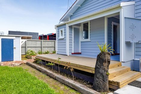 Photo of property in 195 South Road, Hawera, 4610