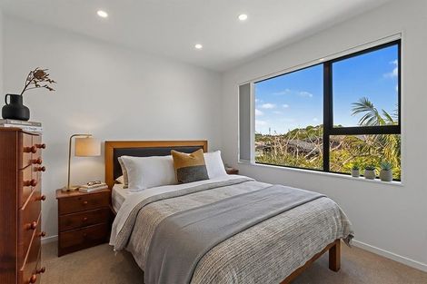 Photo of property in 2a Robin Lane, Browns Bay, Auckland, 0630