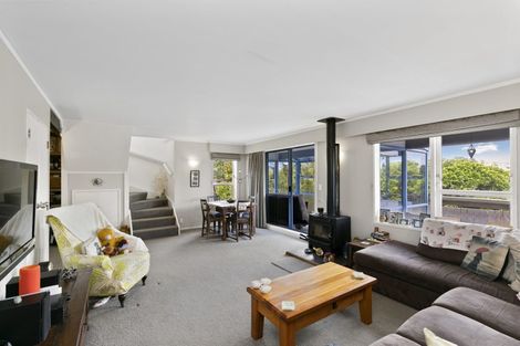 Photo of property in 23b Kingsbridge Place, Newlands, Wellington, 6037