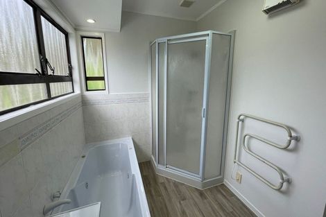 Photo of property in 35 Kirby Street, Glendene, Auckland, 0602