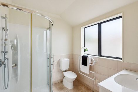 Photo of property in 26 Quadrant Heights, Paraparaumu, 5032