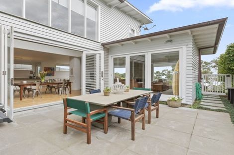 Photo of property in 48 Queen Street, Northcote Point, Auckland, 0627