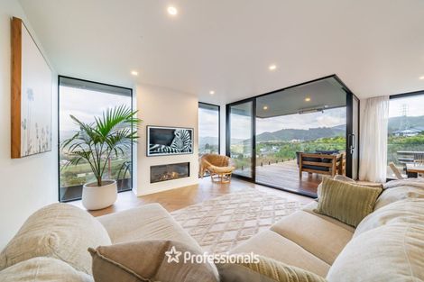 Photo of property in 37 Percy Kinsman Crescent, Riverstone Terraces, Upper Hutt, 5018