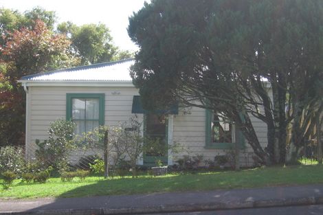 Photo of property in 3a Wattle Road, Sunnyvale, Auckland, 0612