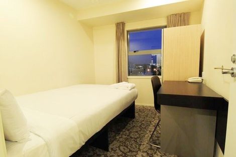 Photo of property in Empire Apartments, 1520/21 Whitaker Place, Grafton, Auckland, 1010