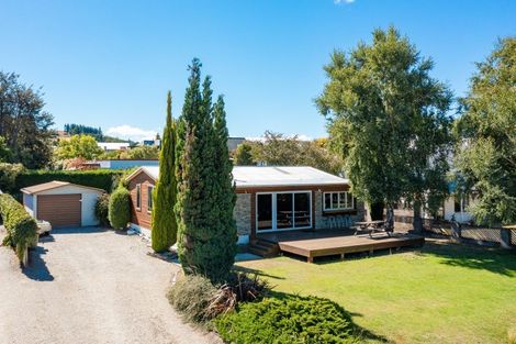 Photo of property in 223 Beacon Point Road, Wanaka, 9305