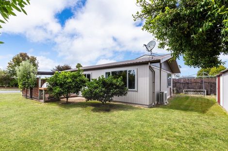 Photo of property in 7 Reeves Road, Acacia Bay, Taupo, 3330