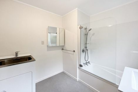 Photo of property in 9 Oldham Way, Crofton Downs, Wellington, 6035