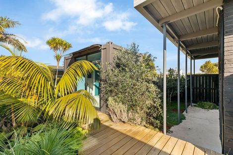 Photo of property in 3/132 Onewa Road, Northcote, Auckland, 0627