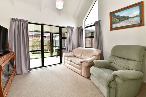 Photo of property in 12 Bellbird Place, Orewa, 0931