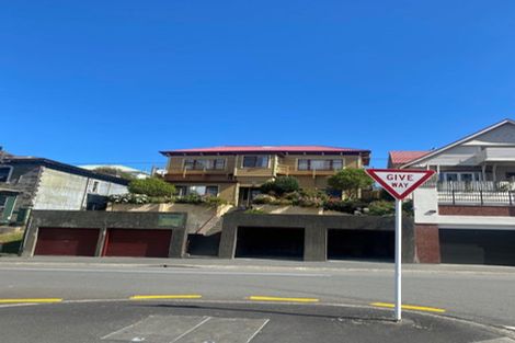 Photo of property in Hawkestone House, 21 Hawkestone Street, Thorndon, Wellington, 6011