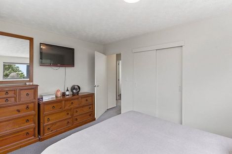 Photo of property in 5 Hurworth Grove, Waikanae, 5036