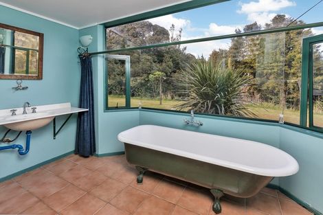 Photo of property in 1106 Russell Road, Whakapara, Hikurangi, 0184