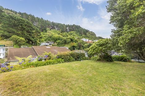 Photo of property in 15 Fyvie Avenue, Tawa, Wellington, 5028