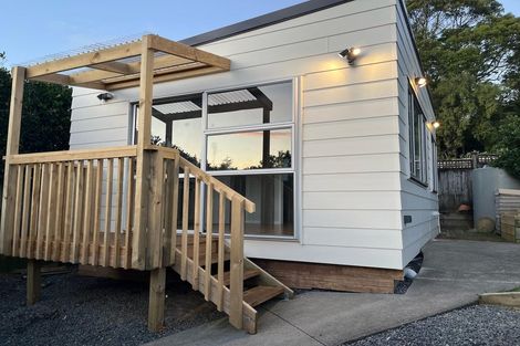 Photo of property in 4 William Hadlow Place, Hatfields Beach, Orewa, 0931