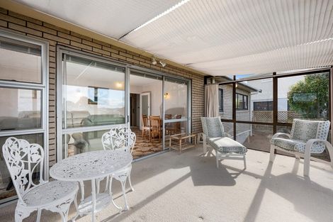 Photo of property in 1/3 Hall Road, Glenfield, Auckland, 0629