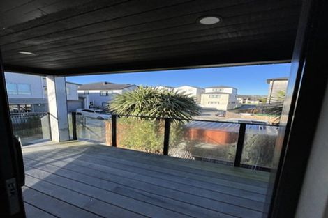 Photo of property in 5 Wyon Way, Flat Bush, Auckland, 2016