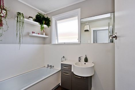 Photo of property in 37 Kinmont Crescent, Newfield, Invercargill, 9812