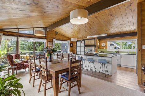 Photo of property in 17 Kawaka Street, Titirangi, Auckland, 0604