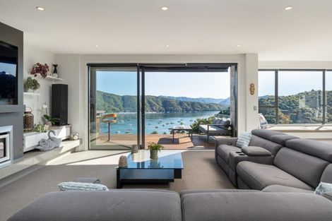 Photo of property in 27 Amelia Crescent, Waikawa, Picton, 7220