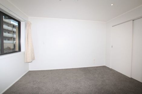 Photo of property in 6a/30 Westward Ho, Glen Eden, Auckland, 0602