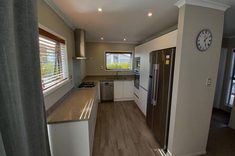 Photo of property in 215 Wainui Road, Silverdale, 0932