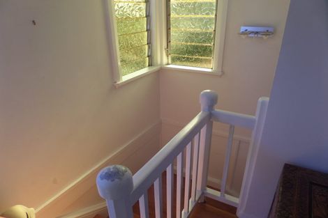 Photo of property in 27 Belle Vue Avenue, Northcote Point, Auckland, 0627