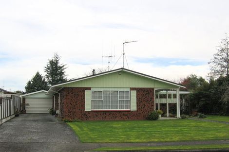 Photo of property in 11 Sandalwood Drive, Dinsdale, Hamilton, 3204