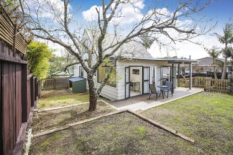 Photo of property in 5a Sabot Place, Massey, Auckland, 0614