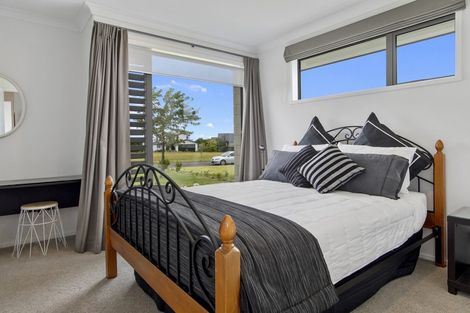 Photo of property in 28 Holyoake Terrace, Omokoroa, 3114