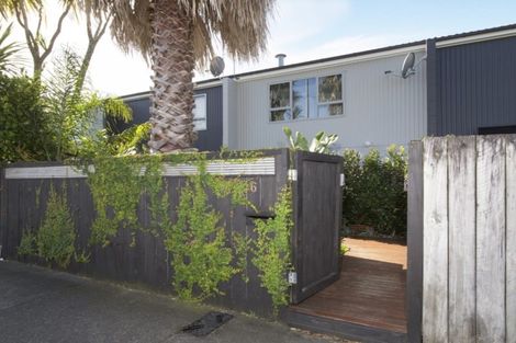 Photo of property in 6/51 Point Chevalier Road, Point Chevalier, Auckland, 1022