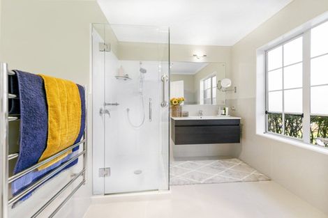 Photo of property in 12 San Jose Rise, Shamrock Park, Auckland, 2016