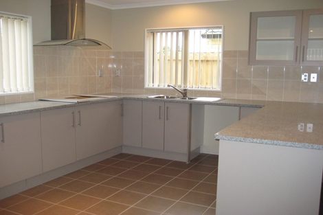 Photo of property in 10 Tavua Lane, Ranui, Auckland, 0612