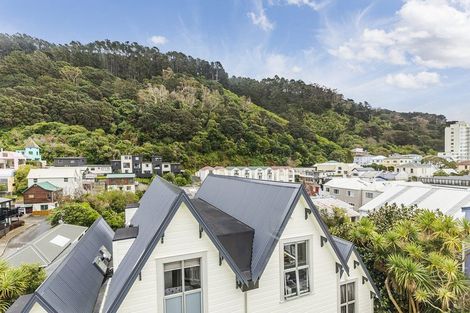 Photo of property in 2/168 Tinakori Road, Thorndon, Wellington, 6011